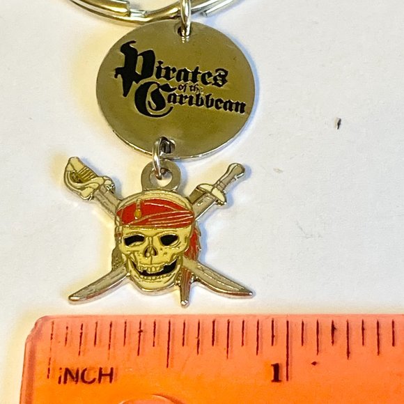 Vintage Disney Pirates of the Caribbean Keychain Keyring Skull Crossbones - Picture 8 of 9
